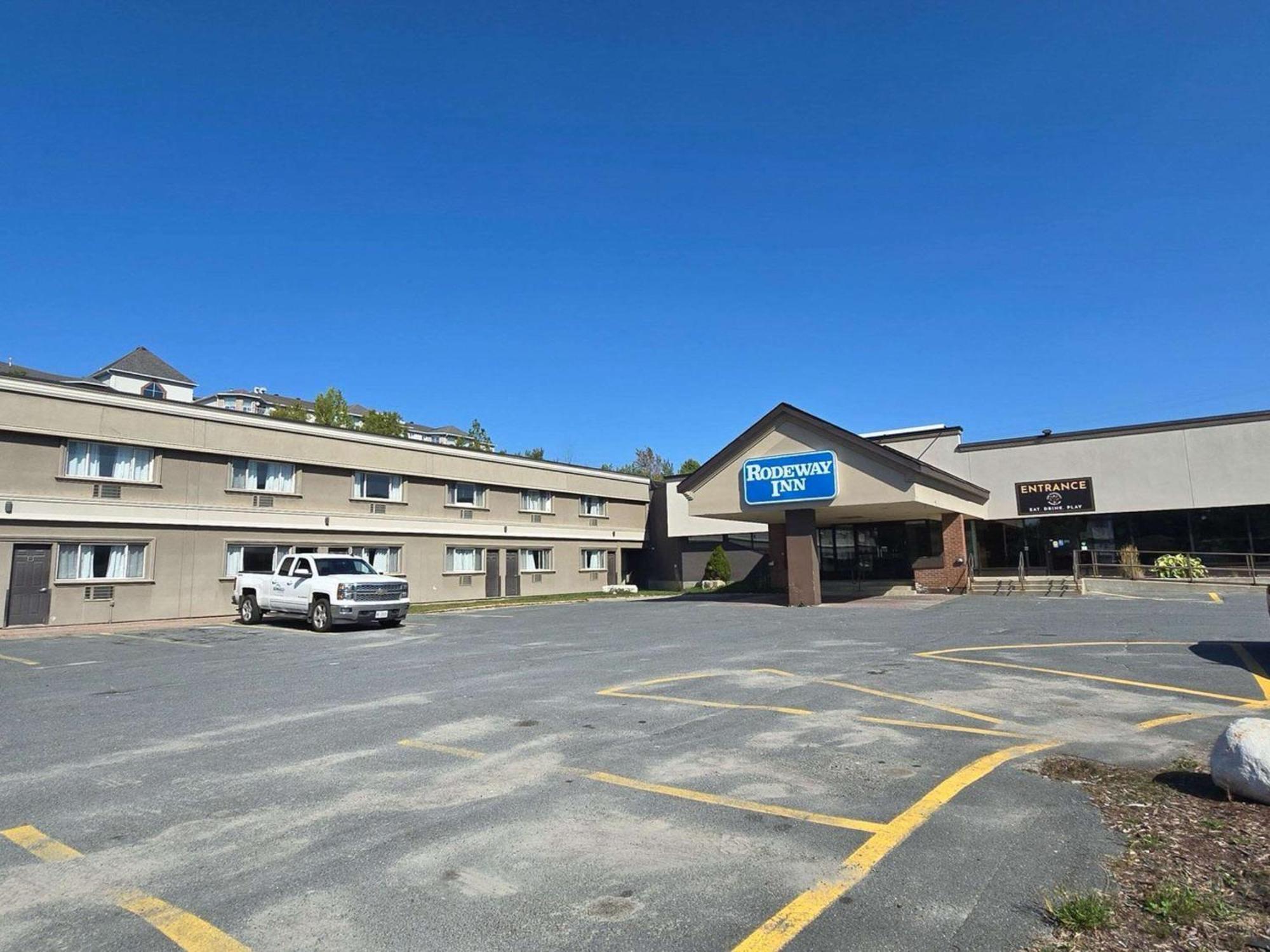 Rodeway Inn Sudbury Exteriér fotografie